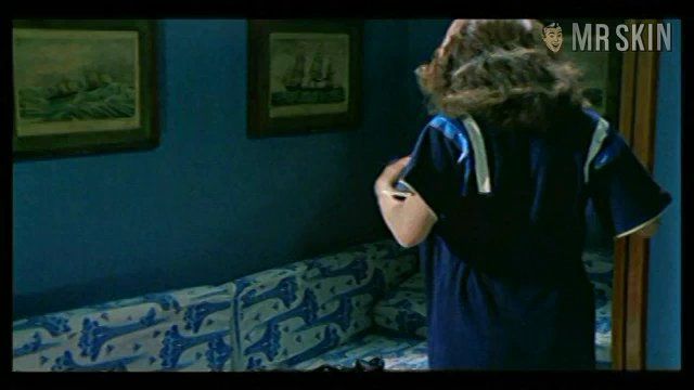 La Soldatessa Alla Visita Militare Nude Scenes Pics Clips Ready To Watch Mr Skin